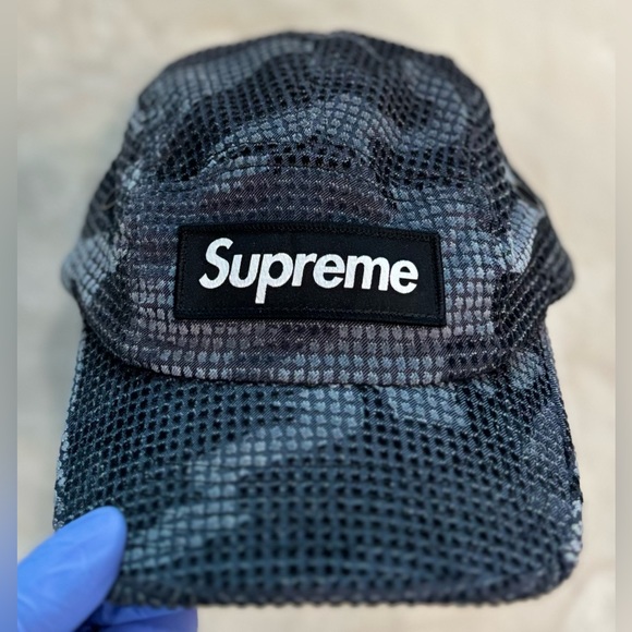 帽子 SUPREME 22AW CAMO GRID Velvet Camp Cap Supreme Camo Grid Velvet Camp Cap (FW22) - $58